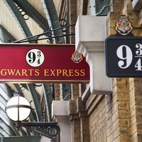 Sign 9 3/4 Hogwarts Express. The Wizarding World of Harry Potter - Diagon Alley of Universal Studios Orlando. Universal Studios is a park in Orlando, Florida, USA