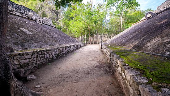 Maya: <i>pok-ta-pok</i>