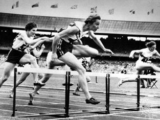 Australian hurdler Shirley Strickland de la Hunty