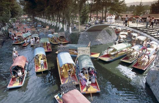 “floating gardens” of Xochimilco